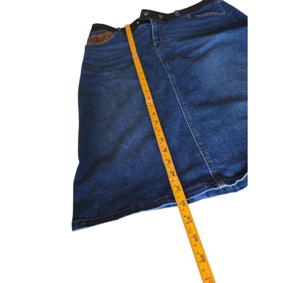 EST 1946 Blue Denim Skirt Size 14 Mid Length street chic Leather Trim Pockets - Picture 4 of 7